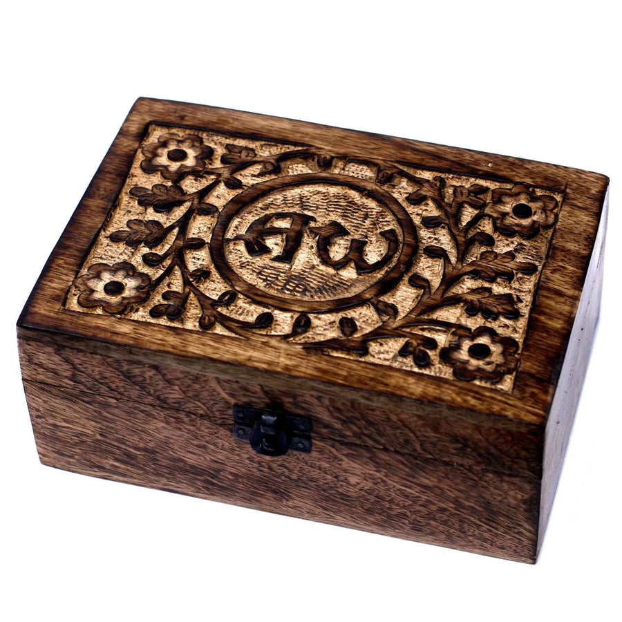 AW Carved Mango Wood Oil Box – 24 Bottles - Essential Oil Storage Box - SIXTH HOUSE