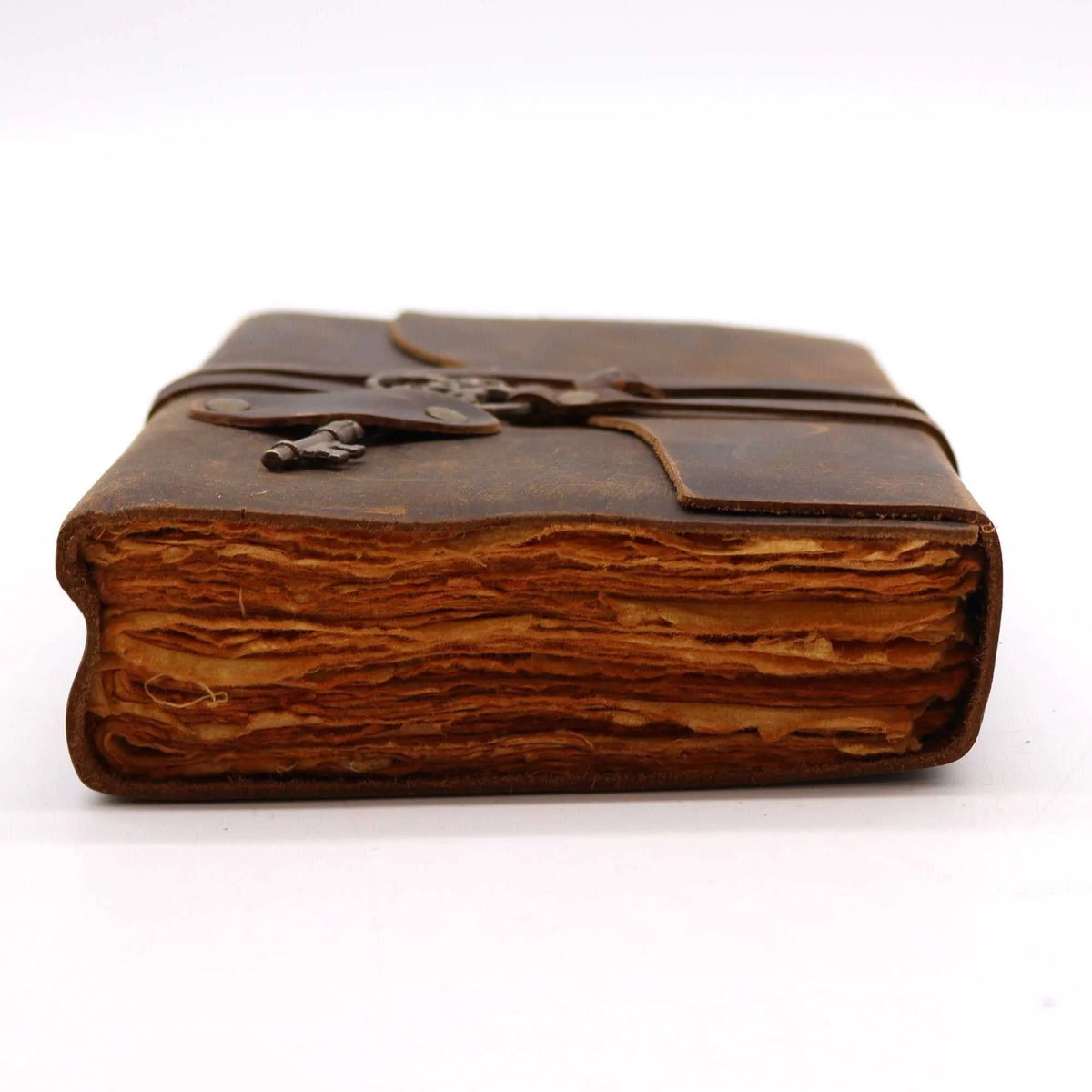 Oiled Brown Leather Grimoire with Key — 200 Pages - Leather Notebooks – Vintage Style Journals - SIXTH HOUSE