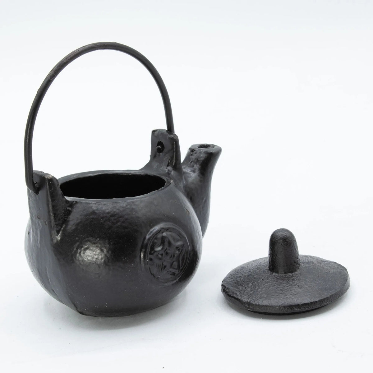 Pentagram Cast Iron Ritual Pot – 8 × 8 × 10cm - Ritual Pot - SIXTH HOUSE