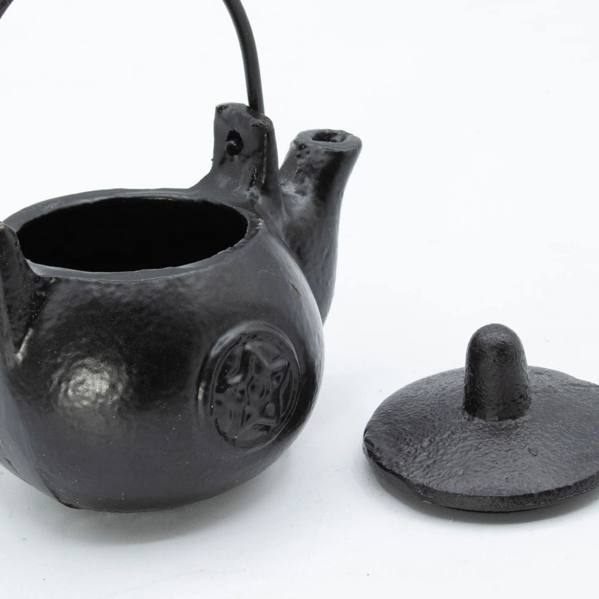 Pentagram Cast Iron Ritual Pot – 8 × 8 × 10cm - Ritual Pot - SIXTH HOUSE